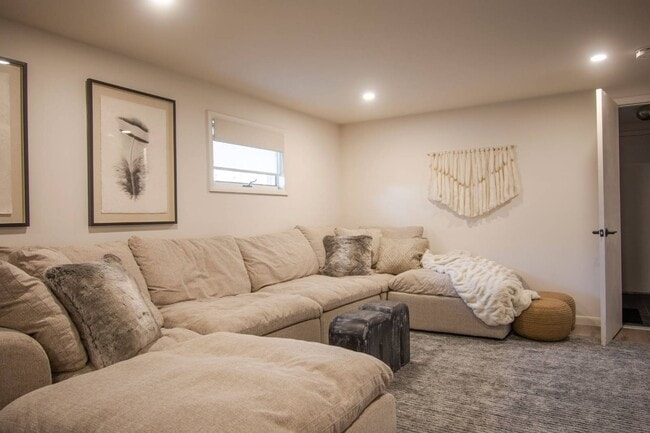 Photo - 1473 Hollow Rd