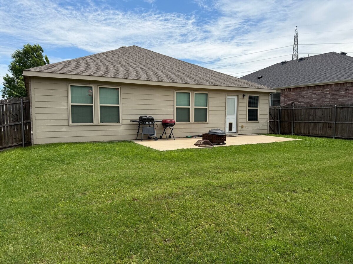 Photo - AVAILABLE NOW 3 BEDROOM 2 BATH HOME IN NORTHWEST ISD