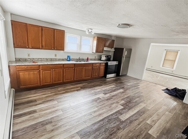 Photo - 24 W Main St