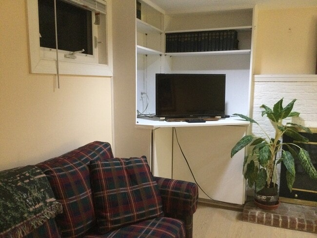 Photo - 2819 Key Blvd