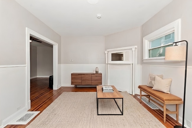 Photo - 1334 W 89th St Unit 1
