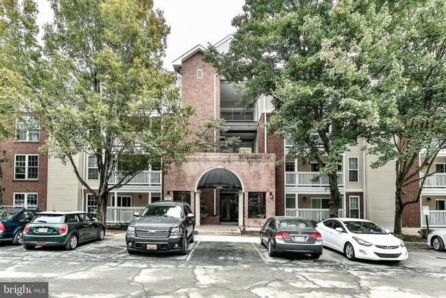 Building Photo - 1524 Lincoln Way Unit 317 Rental