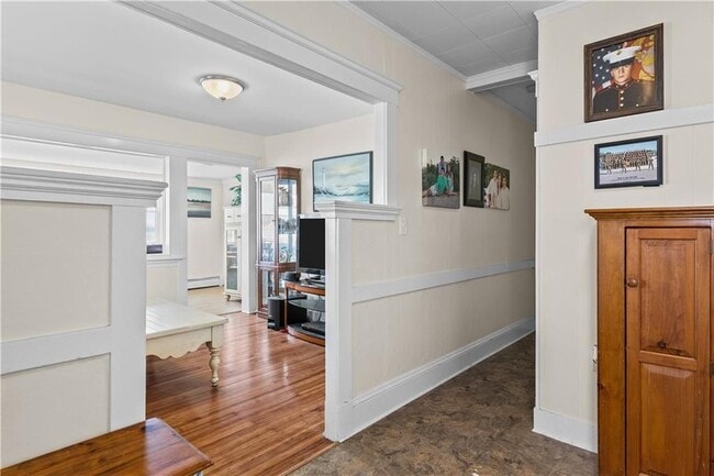 38 Aquidneck Ave Unit 2