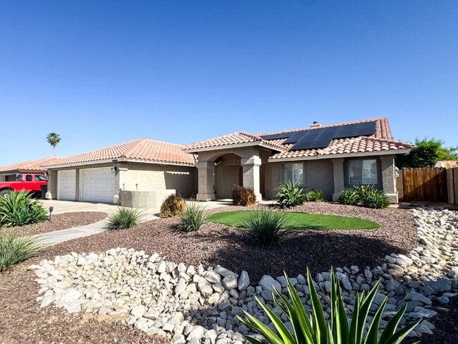 Photo - “Spacious 4-Bedroom, 2-Bathroom Home with Pool in Tamarack”