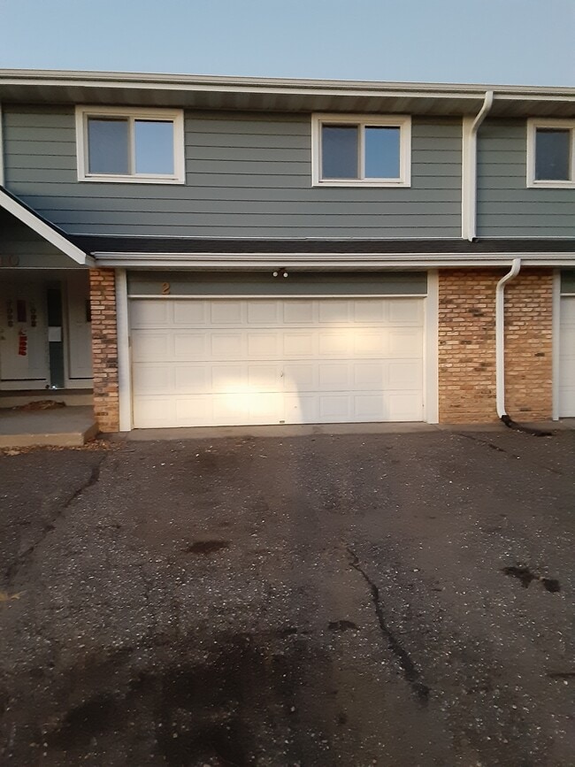Building Photo - 210 Leighton Dr Unit 2