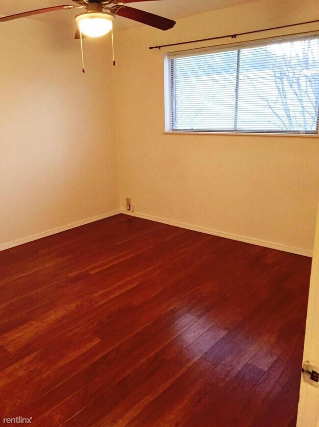 Photo - 2 br, 1.5 bath Condo - 2503 McCue Road 10