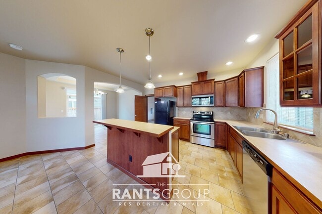 Photo - Move in Ready! Beautiful home in Puyallup!...