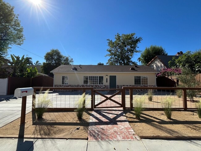 Remodeled Valley Village 3+1 w/appliances ... - Remodeled Valley Village 3+1 w/appliances ...