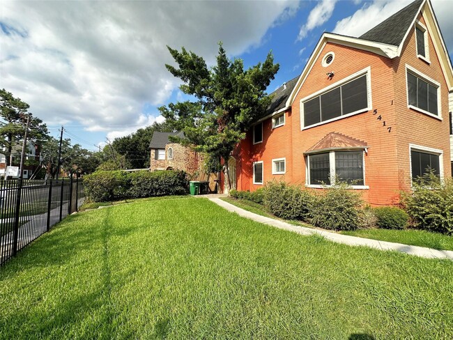 Building Photo - 5417 Ennis St Unit 4