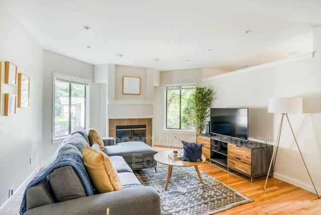 Photo - 9009 Avondale Rd NE Unidad K121