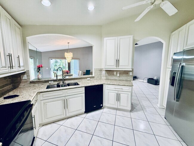10921 Royal Caribbean Cir