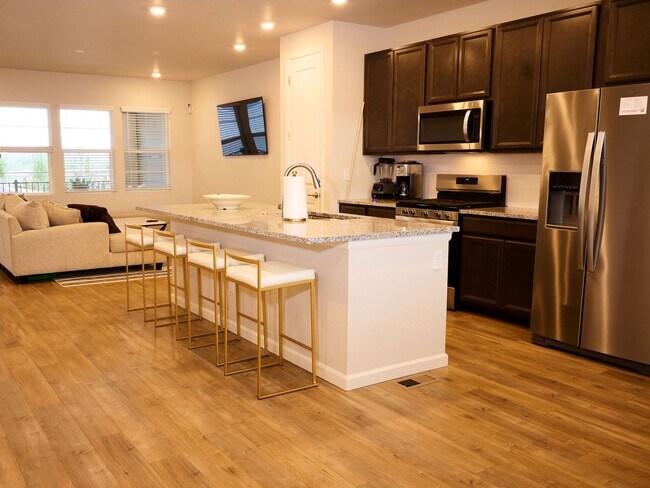 Photo - 8848 Fraser River Lp