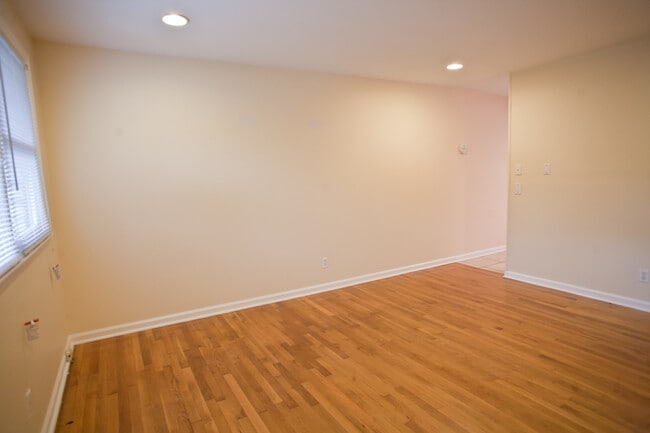 Photo - 2-bedroom apartment close to campus