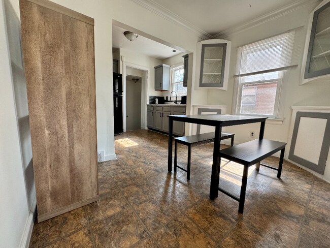 Photo - 5284 Devonshire Rd