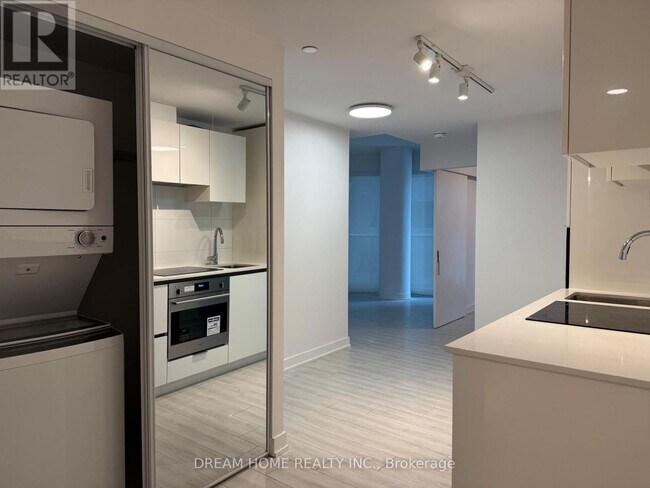 Photo - 230 Simcoe St Unité 1024