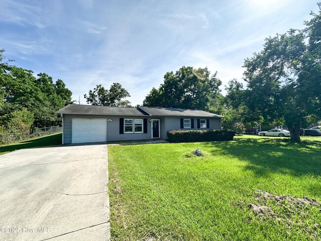 Building Photo - 4810 Kings Dr Rental