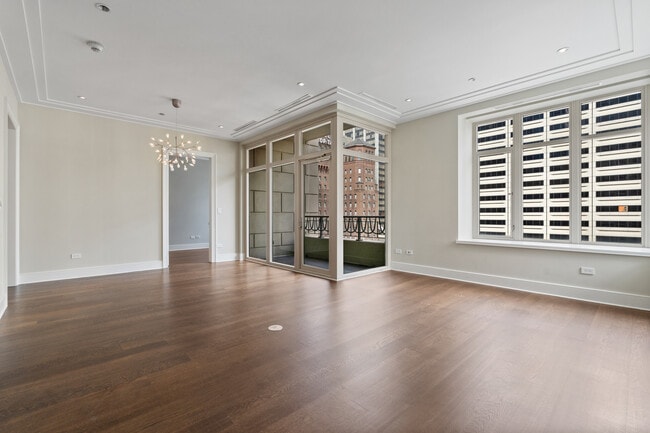 Photo - 118 E Erie St Unidad 18B