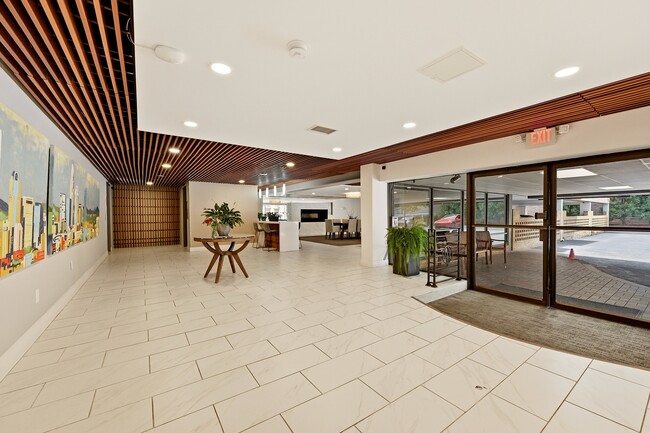 Photo - 1323 Queens Rd Unit 414