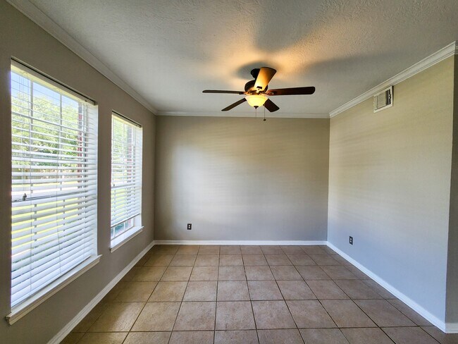 Photo - 2412 N Mission Cir