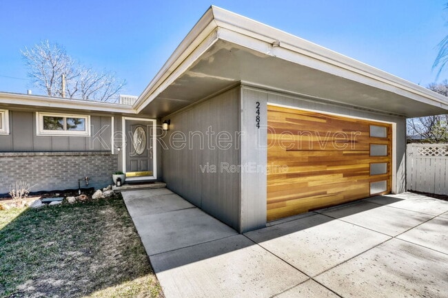 Photo - 2484 Pierce St