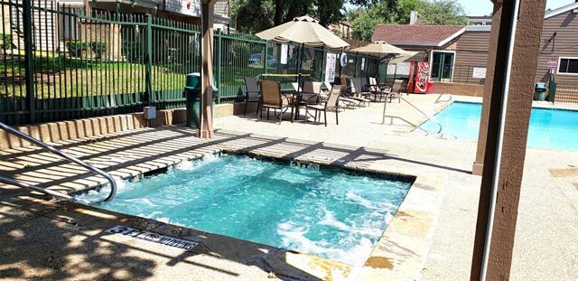 Building Photo - 2301 Balsam Dr Unit M308