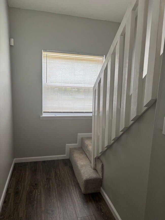 Photo - 2711 Clayton Dr NW