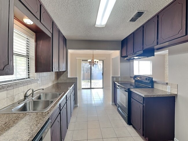 Photo - 445 Hillside Dr