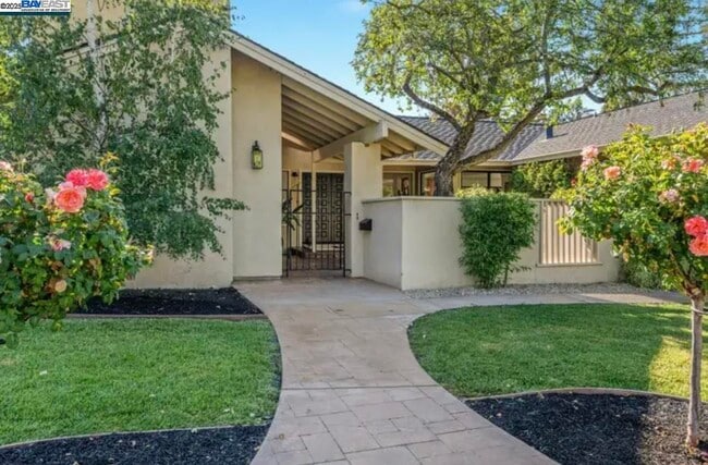 Photo - 131 Clover Hill Ct