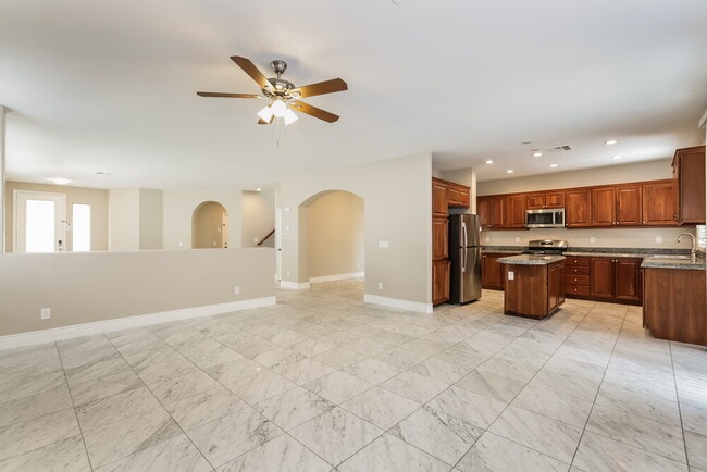 Photo - 196 Broken Putter Way