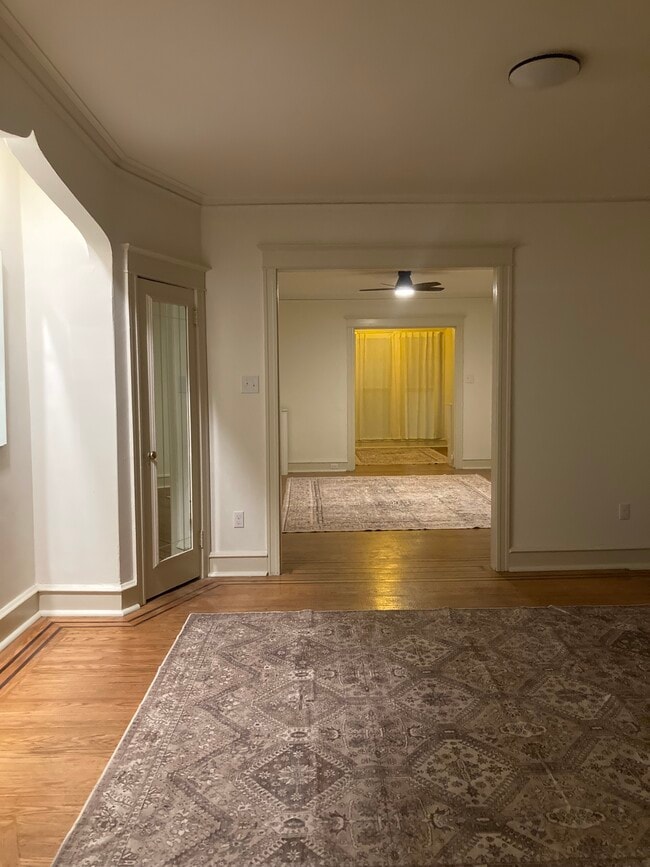 Photo - 4949 Sansom St