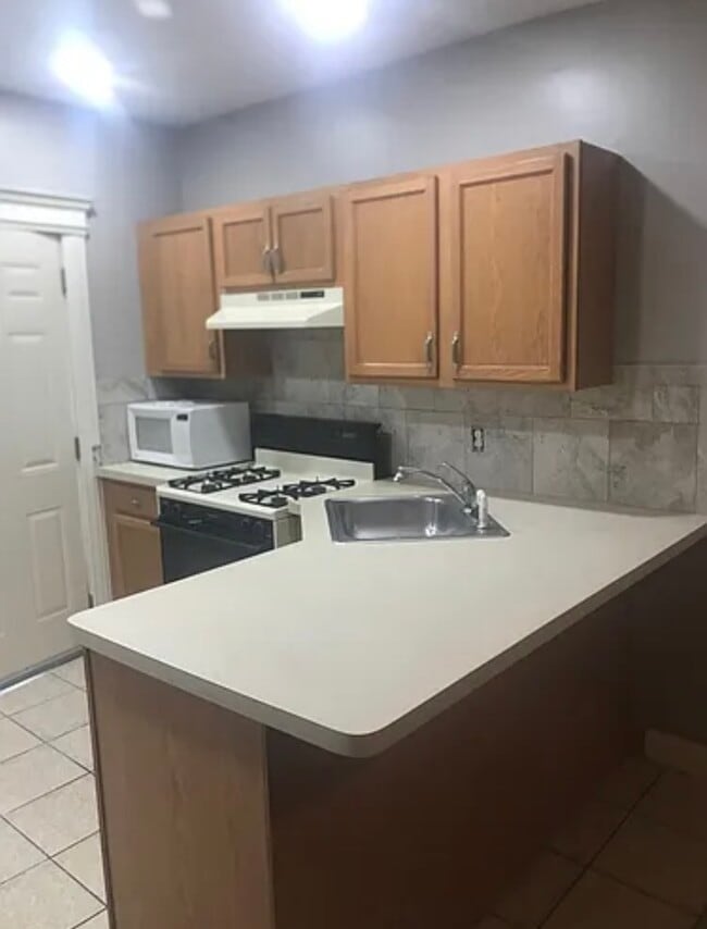 Photo - 272 Hendrie St