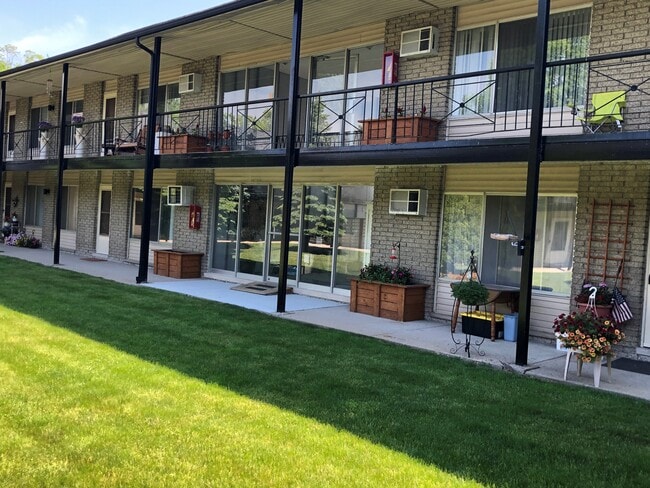 Silver Pines Apartments