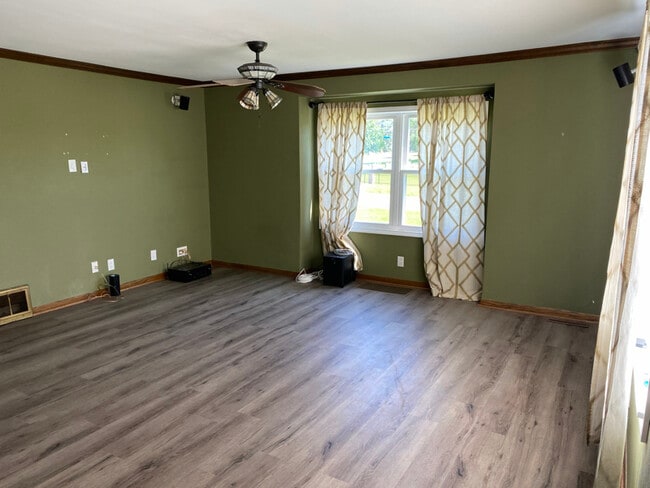 Photo - 1023 McCarthy Rd Unidad A