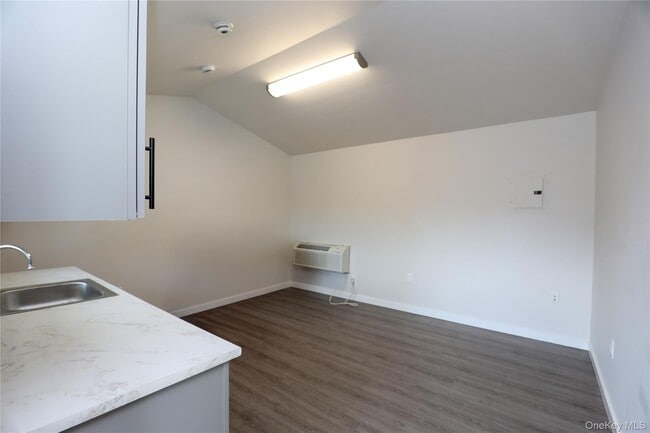 Photo - 669 Broadway Unit 6