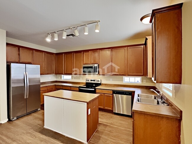 Photo - 1748 S Chatsworth