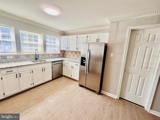 Photo - 4202 Applegate Ln