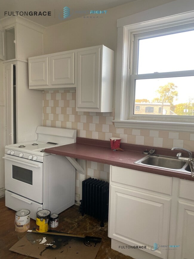 Building Photo - 4006 W Cullom Ave