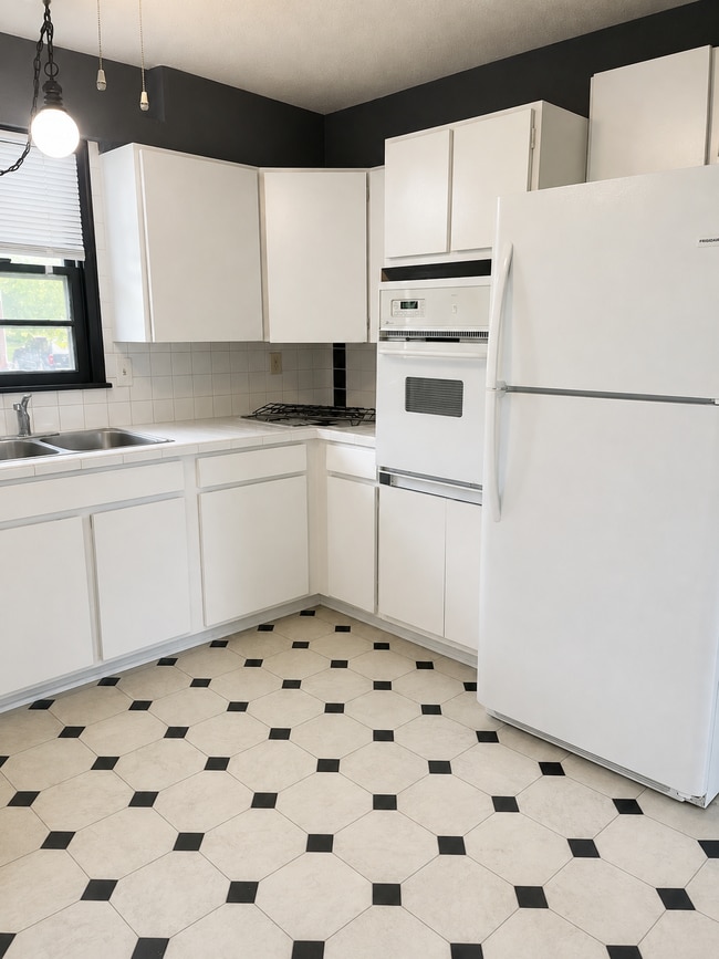 Photo - 4902 Ruggles St