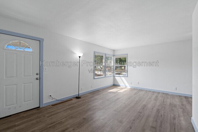 Photo - 10106 N Wesley St