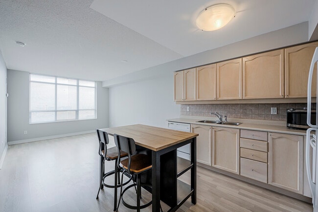 Photo - 710-1710 Humberwood Blvd