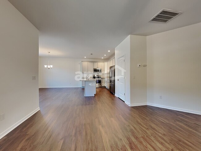 Photo - 103 Ramshackle Way