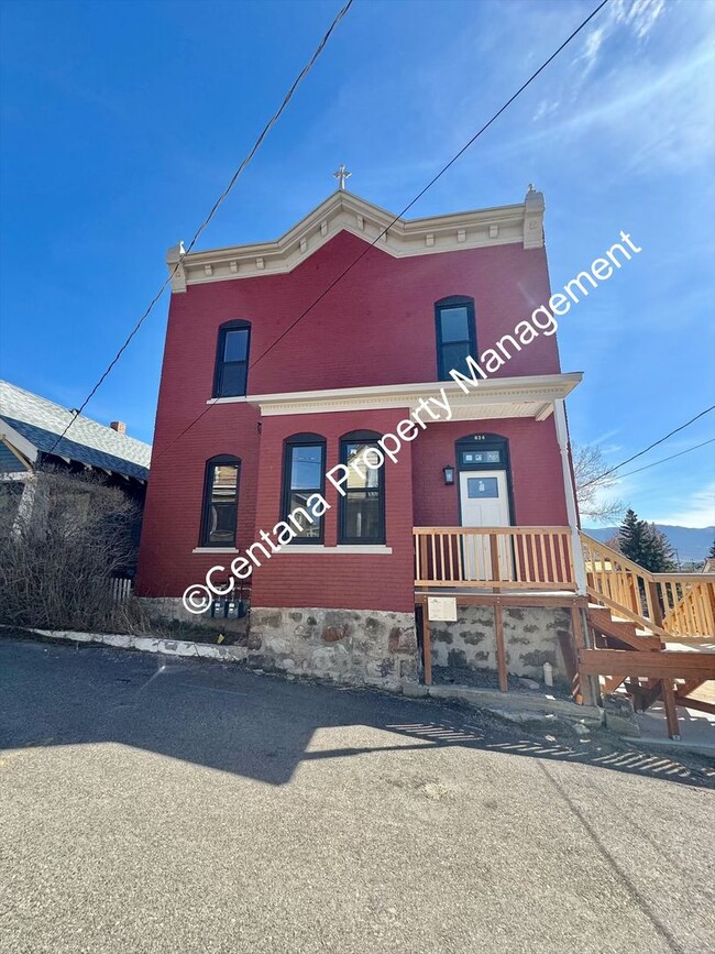 Building Photo - 614 N Alaska St Unit Main