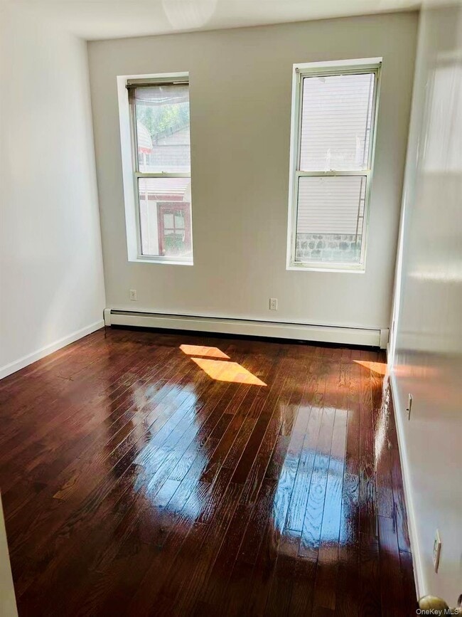 Photo - 87-18 85th St Unidad 2nd Floor