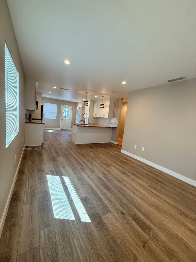 Photo - 874-876 North Orange St Unidad #874