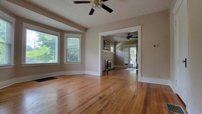 Photo - 3812 Taylorsville Rd