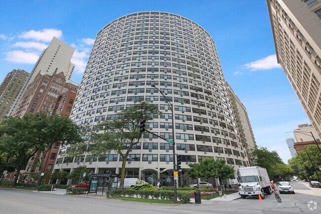 Building Photo - 1150 N Lake Shore Dr Unit 3F Rental