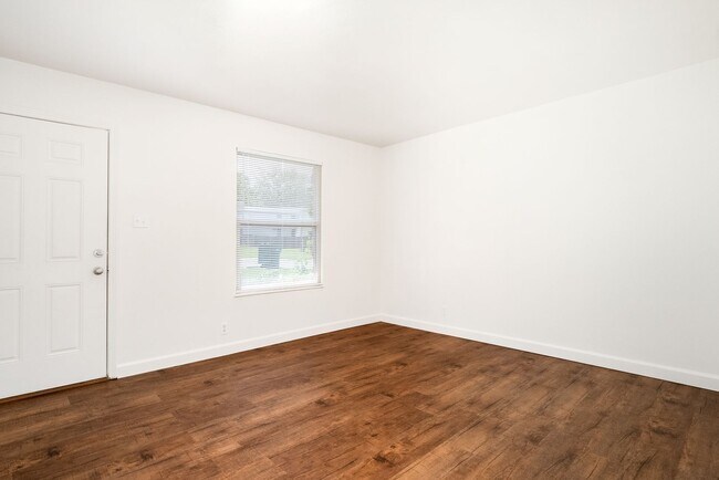 Photo - 16-16 Adeline Ct Unit 16