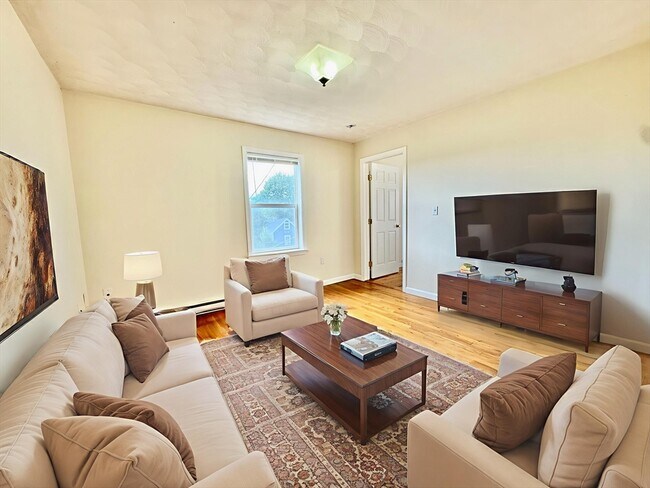Building Photo - 7R Center St Unit 1 Rental