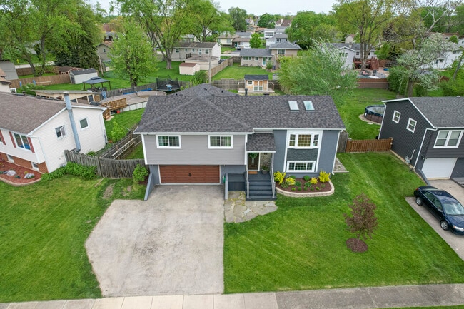 Photo - 7215 Larchwood Ln