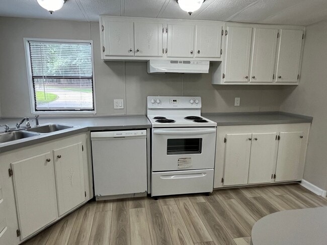 Photo - Grove Point Mobile Homes